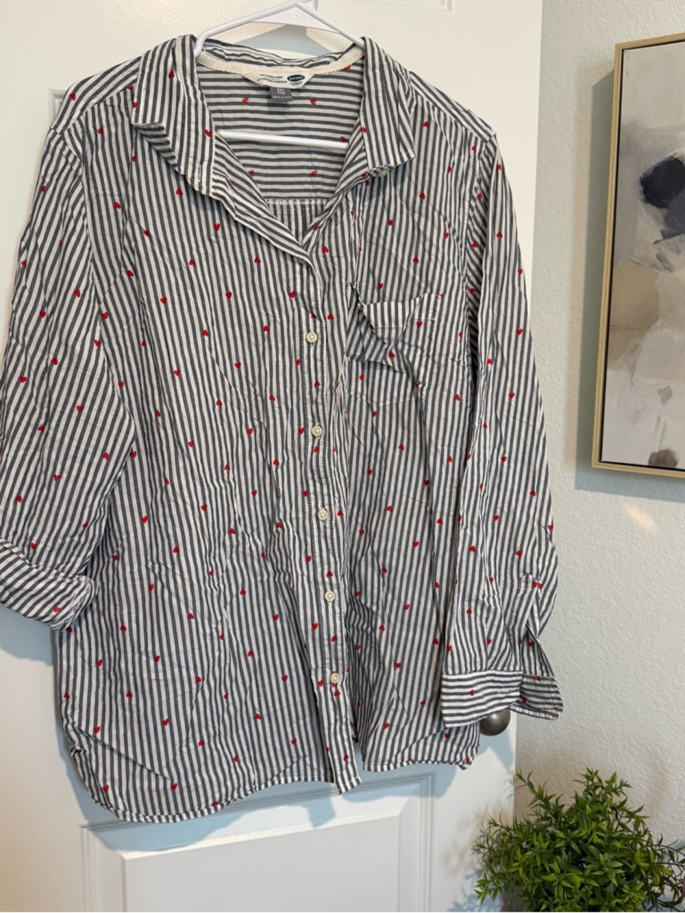 Old Navy Gray and White Striped Button-Down Shirt with Red Hearts Size XXL
